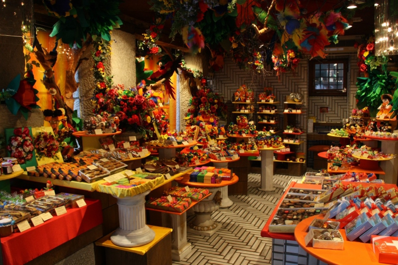 vente-CUEBRIS-min_candy_store_chocolate_shop_chocolate_switzerland-393515